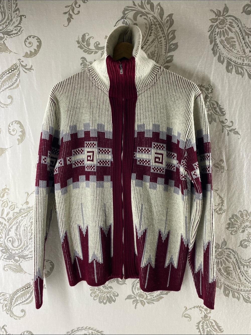 VINTAGE MONTGOMERY WARD Cable Knit Full
Zip Sweater